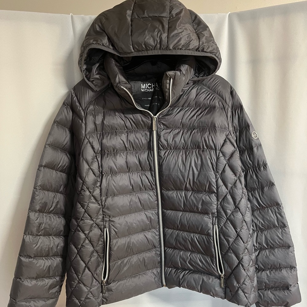 Micahel Kors Women’s Packable Down Fill Grey Jacket Size XXL